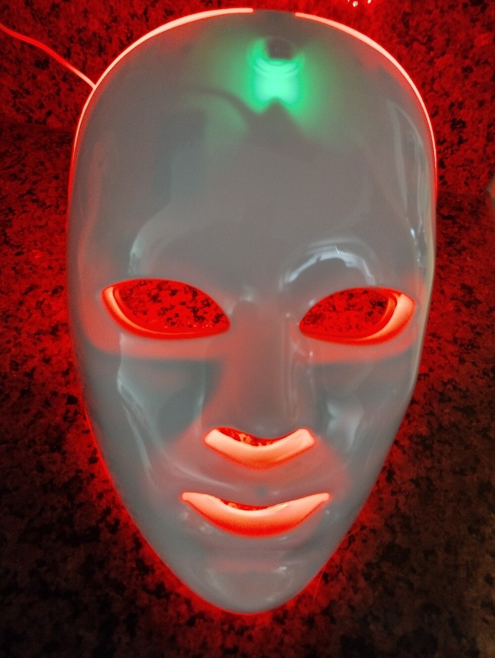 LED light therapy facial mask in solid white 7 Light Colors NIB